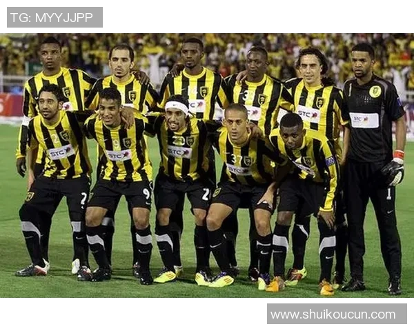 塞帕汉与阿尔艾因的激烈对决展现足球魅力与战术智慧的巅峰较量 塞帕汉与阿尔艾因的激烈对决展现足球魅力与战术智慧的巅峰较量