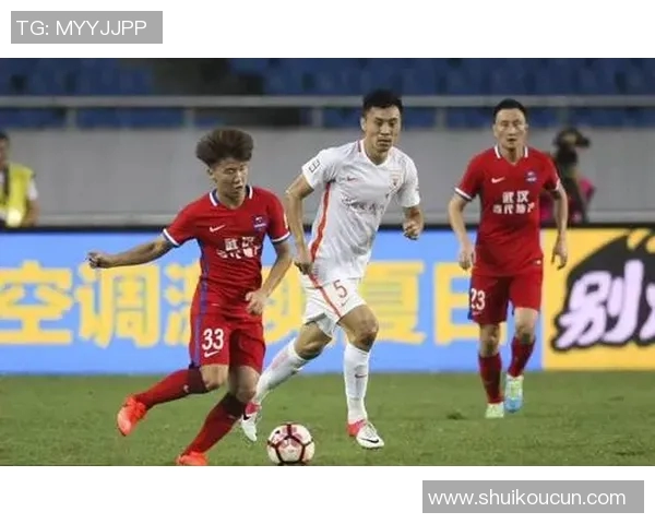 武汉飞盘队的拼搏之路:追寻梦想与团结的力量 武汉飞盘队的拼搏之路:追寻梦想与团结的力量